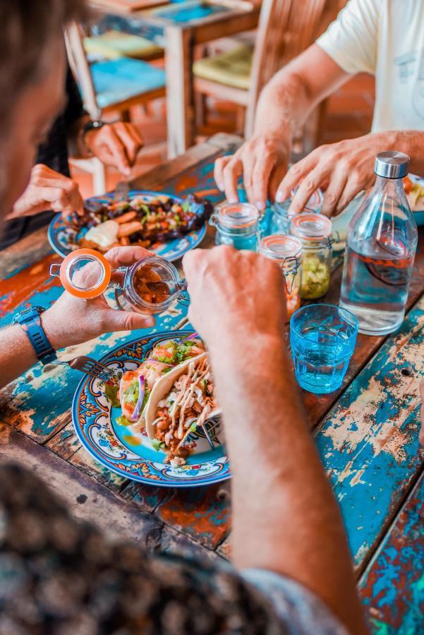 ホテル The Hut Bonaire クラレンダイク エクステリア 写真